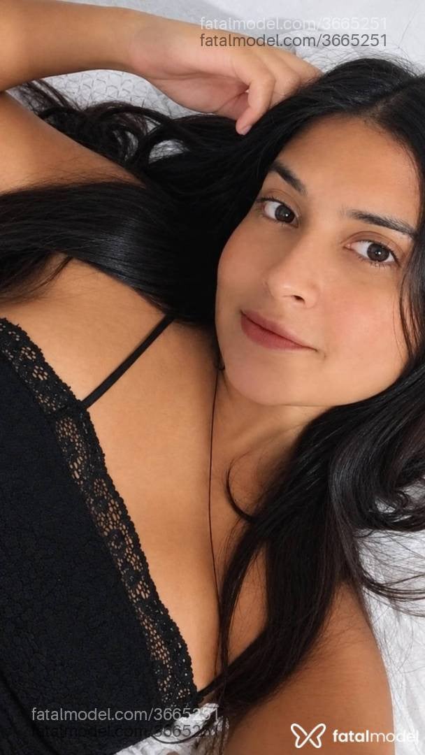 Acompanhante mulher morena (o) de olhos pretos - Lorena