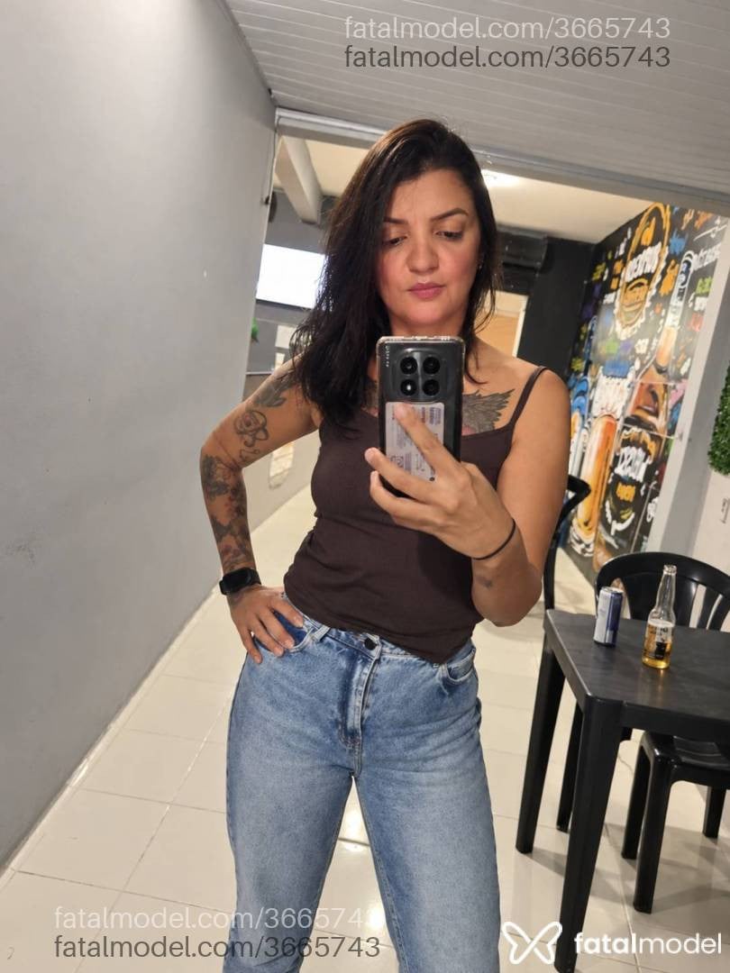 Acompanhante mulher morena (o) de olhos castanhos - Fernanda