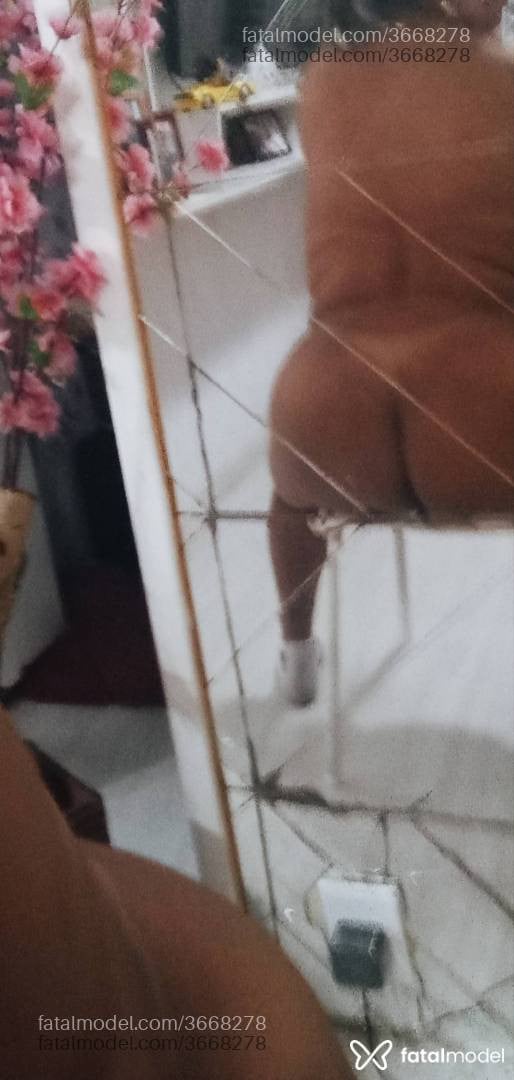 Acompanhante mulher com cabelo castanho de olhos castanhos - Bruna Diniz