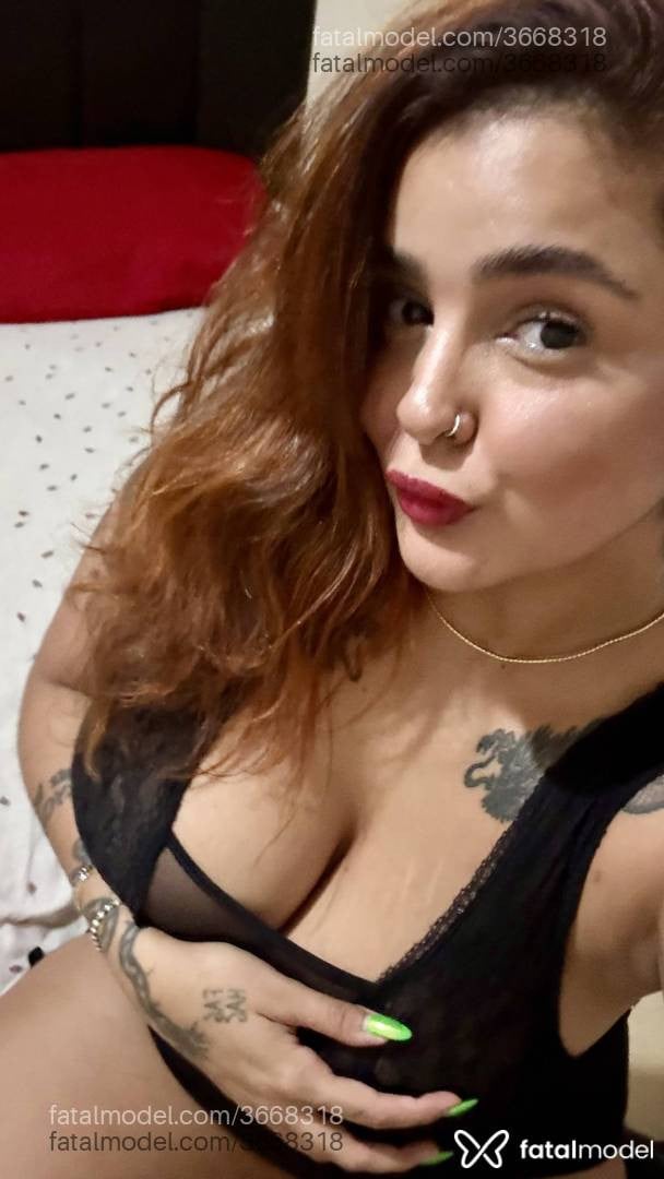 Acompanhante mulher ruiva (o) de olhos pretos - Sabrina