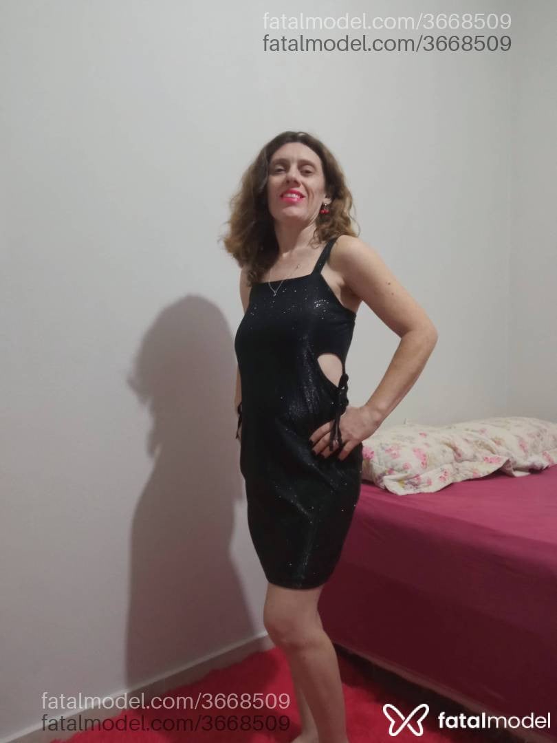 Acompanhante mulher loira (o) de olhos castanhos - Ciganinha