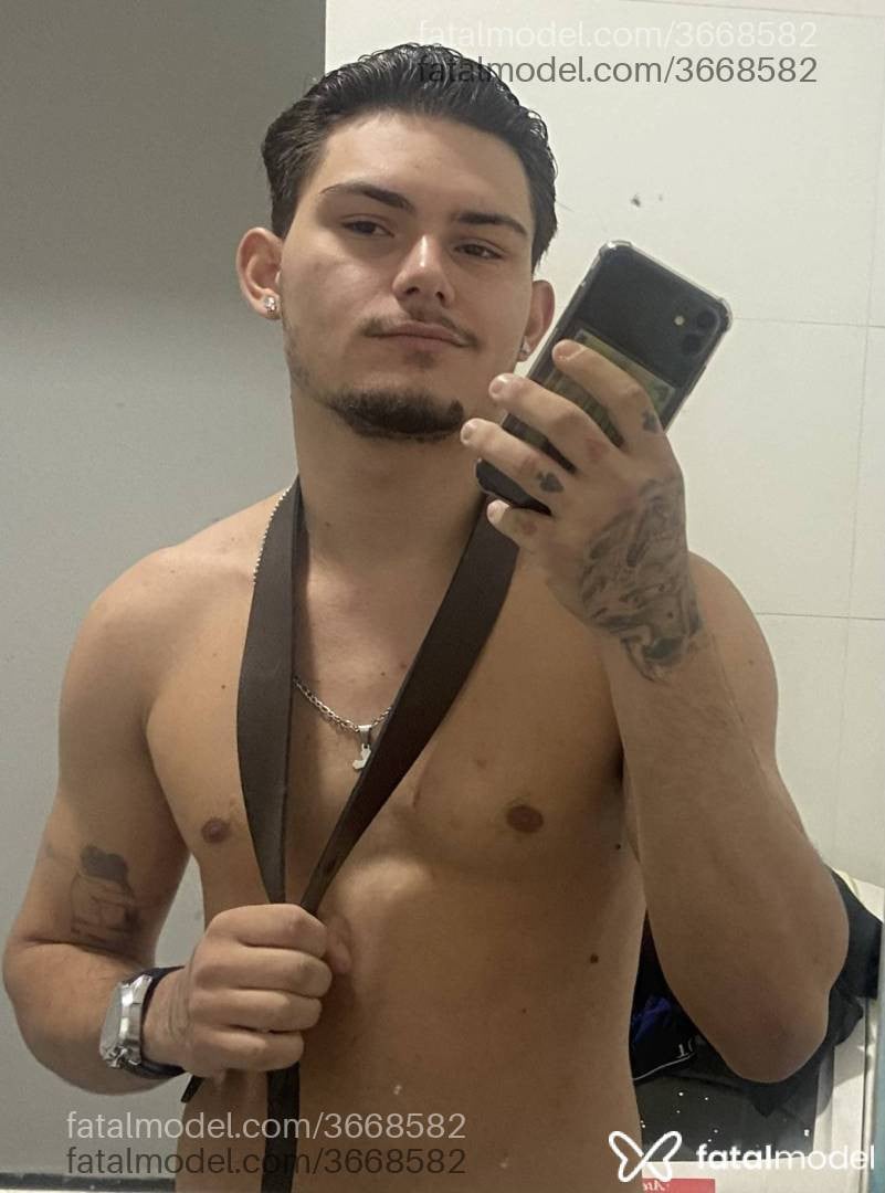 Acompanhante homem com cabelo castanho de olhos castanhos - Yago Massaro