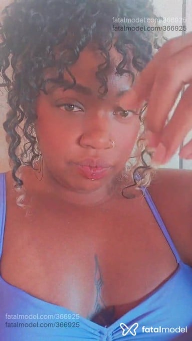 Acompanhante mulher com cabelo castanho de olhos castanhos - Pérola Negra