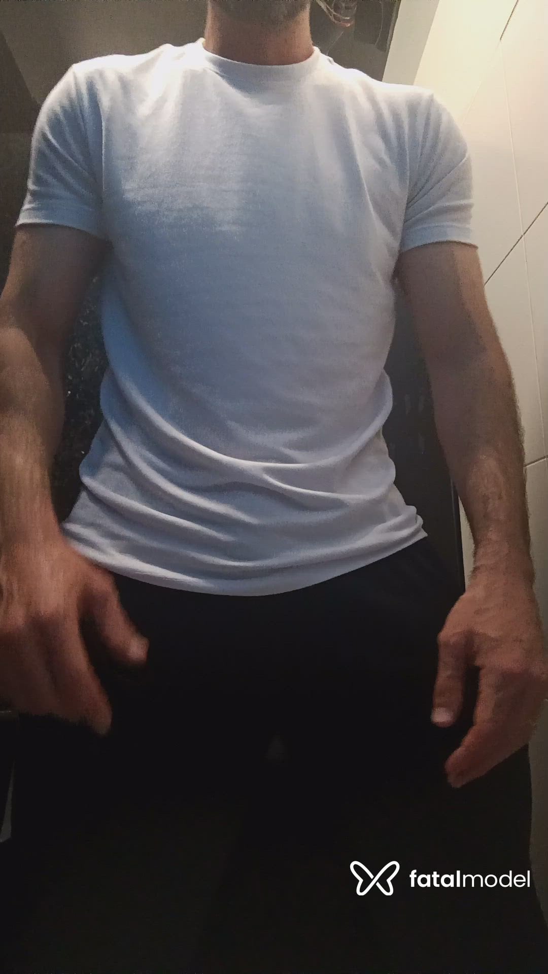 Acompanhante homem com cabelo castanho de olhos castanhos - Lorenzzo