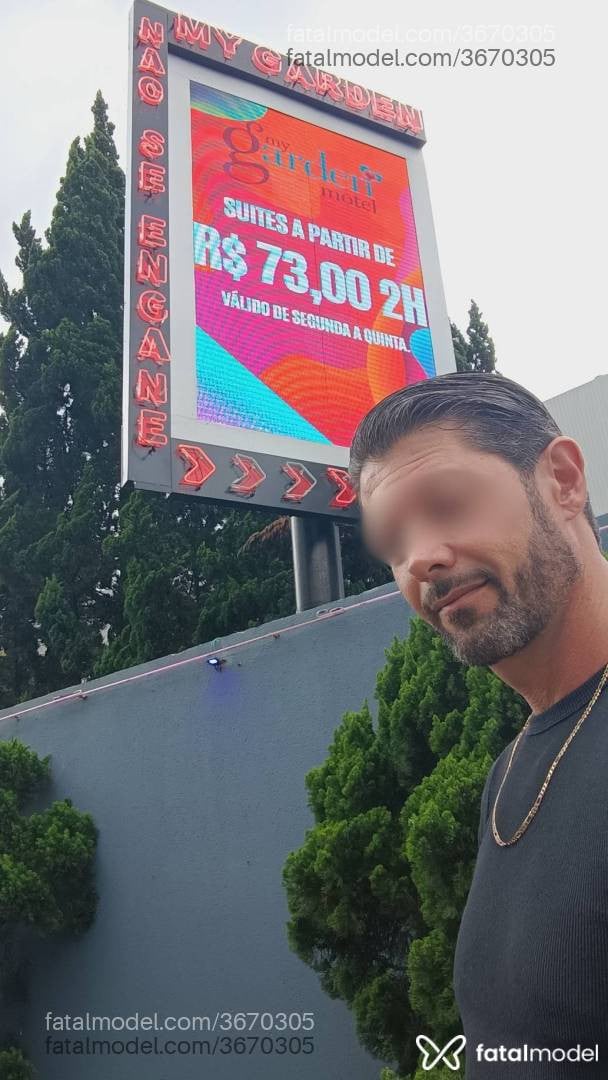 Acompanhante homem com cabelo castanho de olhos castanhos - Lorenzzo