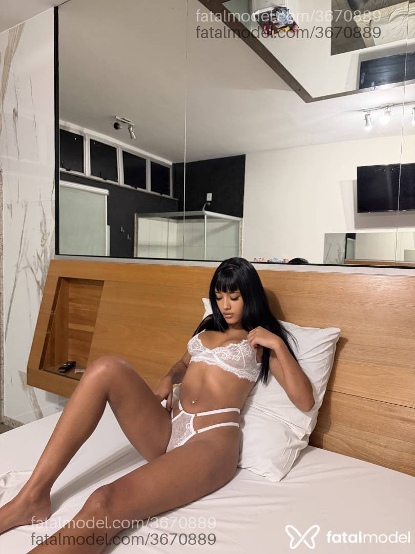 Acompanhante mulher morena (o) de olhos pretos - Lais Victoria