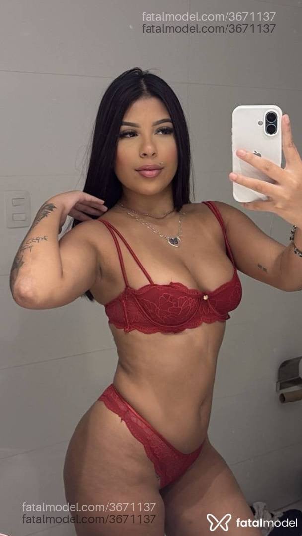 Acompanhante mulher morena (o) de olhos castanhos - Pietra Moretti