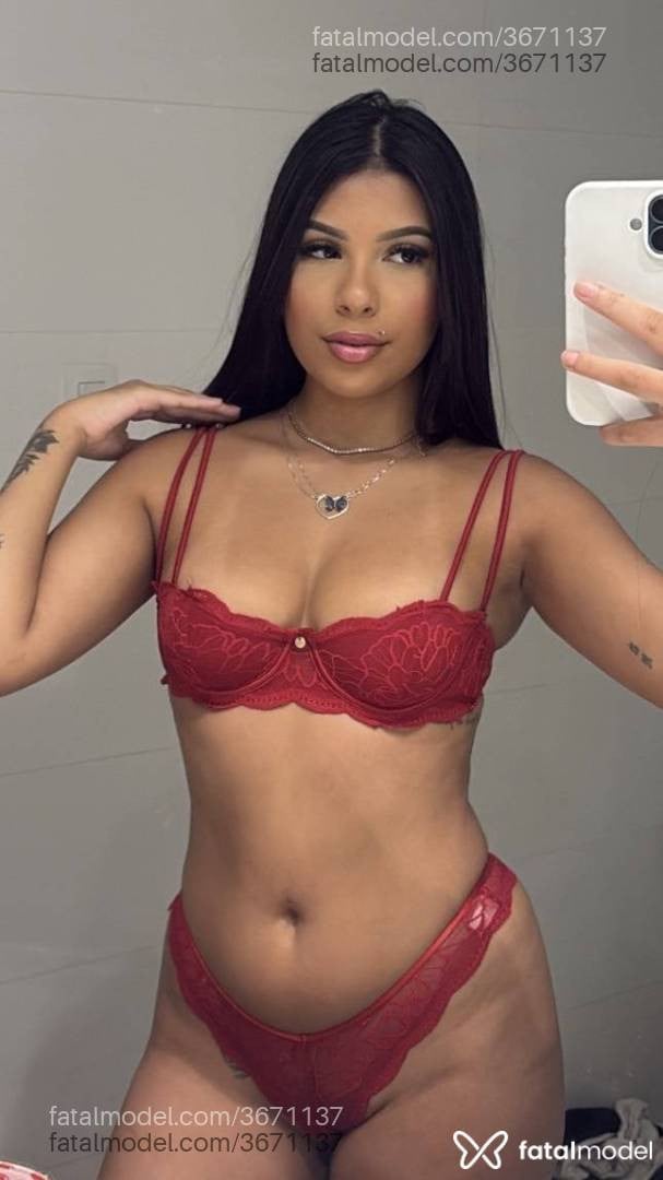 Acompanhante mulher morena (o) de olhos castanhos - Pietra Moretti