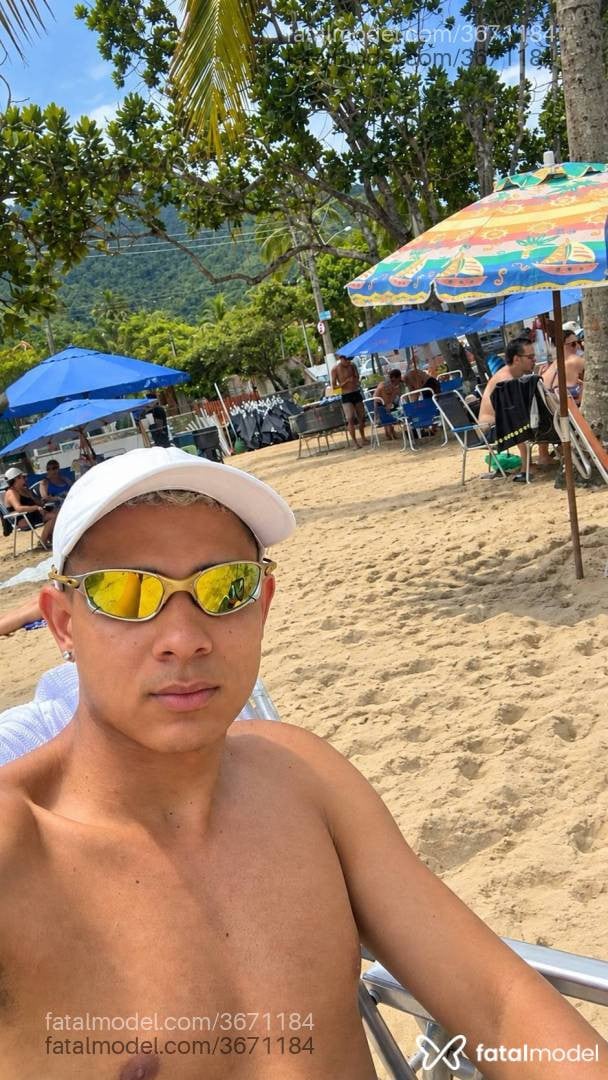 Acompanhante homem morena (o) de olhos pretos - Morenoroludo