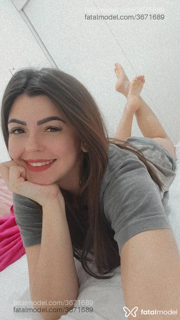 Acompanhante mulher com cabelo castanho de olhos castanhos - Thais Morealle