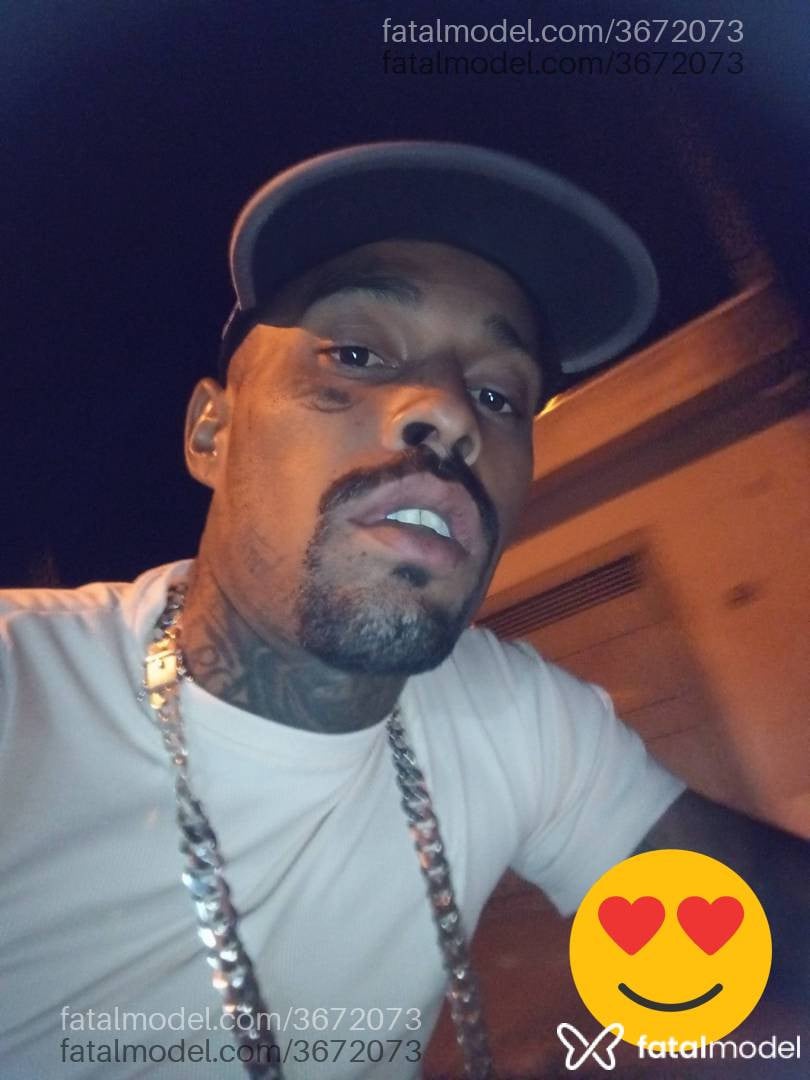 Acompanhante homem morena (o) de olhos castanhos - GibiFD
