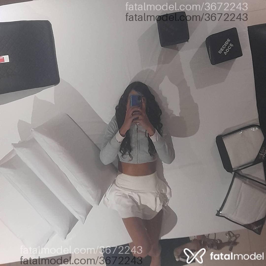Acompanhante mulher trans morena (o) de olhos castanhos - Pérola Linssz