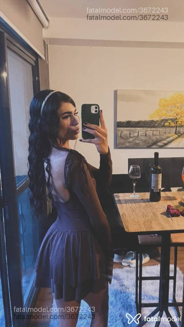 Acompanhante mulher trans morena (o) de olhos castanhos - Pérola Linssz