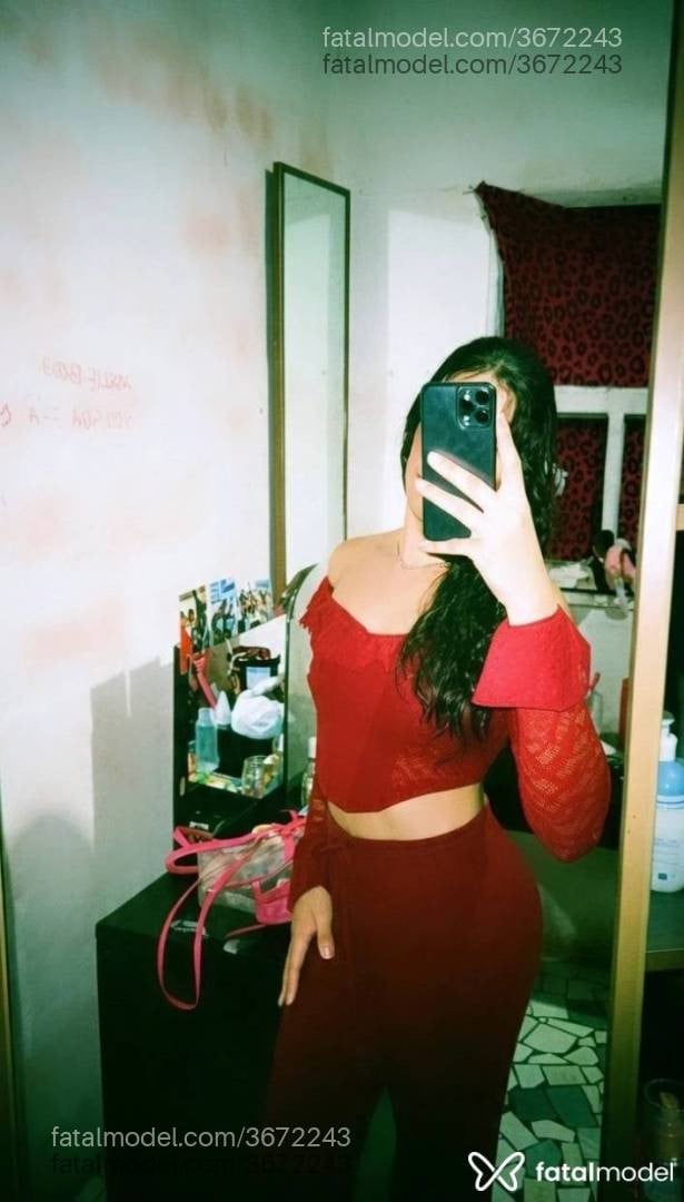 Acompanhante mulher trans morena (o) de olhos castanhos - Pérola Linssz