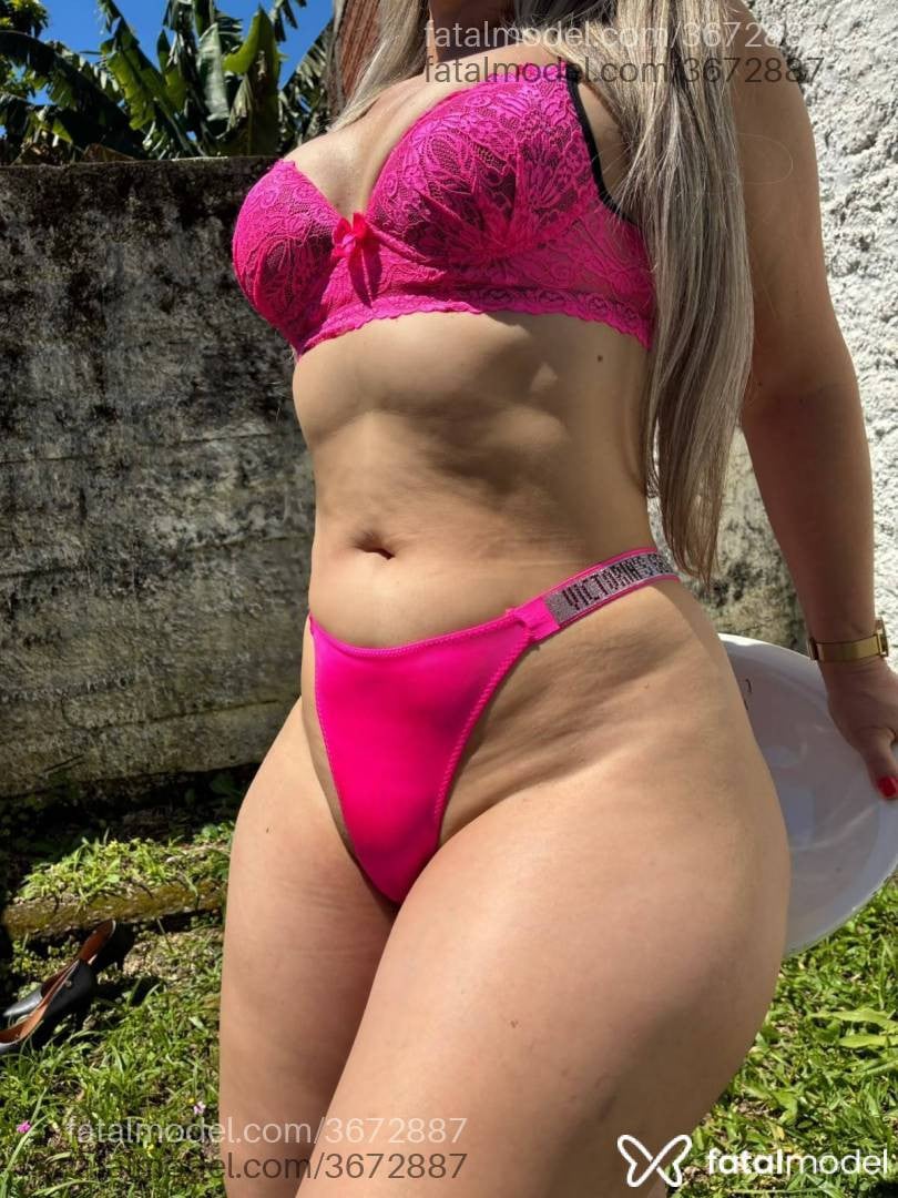 Acompanhante mulher loira (o) de olhos azuis - Elizy Moura