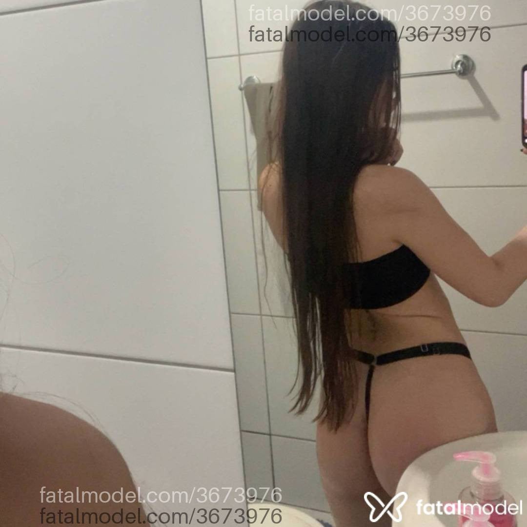 Acompanhante mulher com cabelo castanho de olhos castanhos - Layla Silva