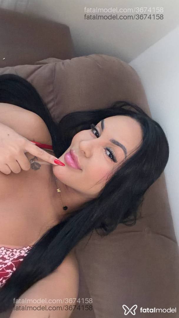 Acompanhante mulher morena (o) de olhos pretos - Maya Liss