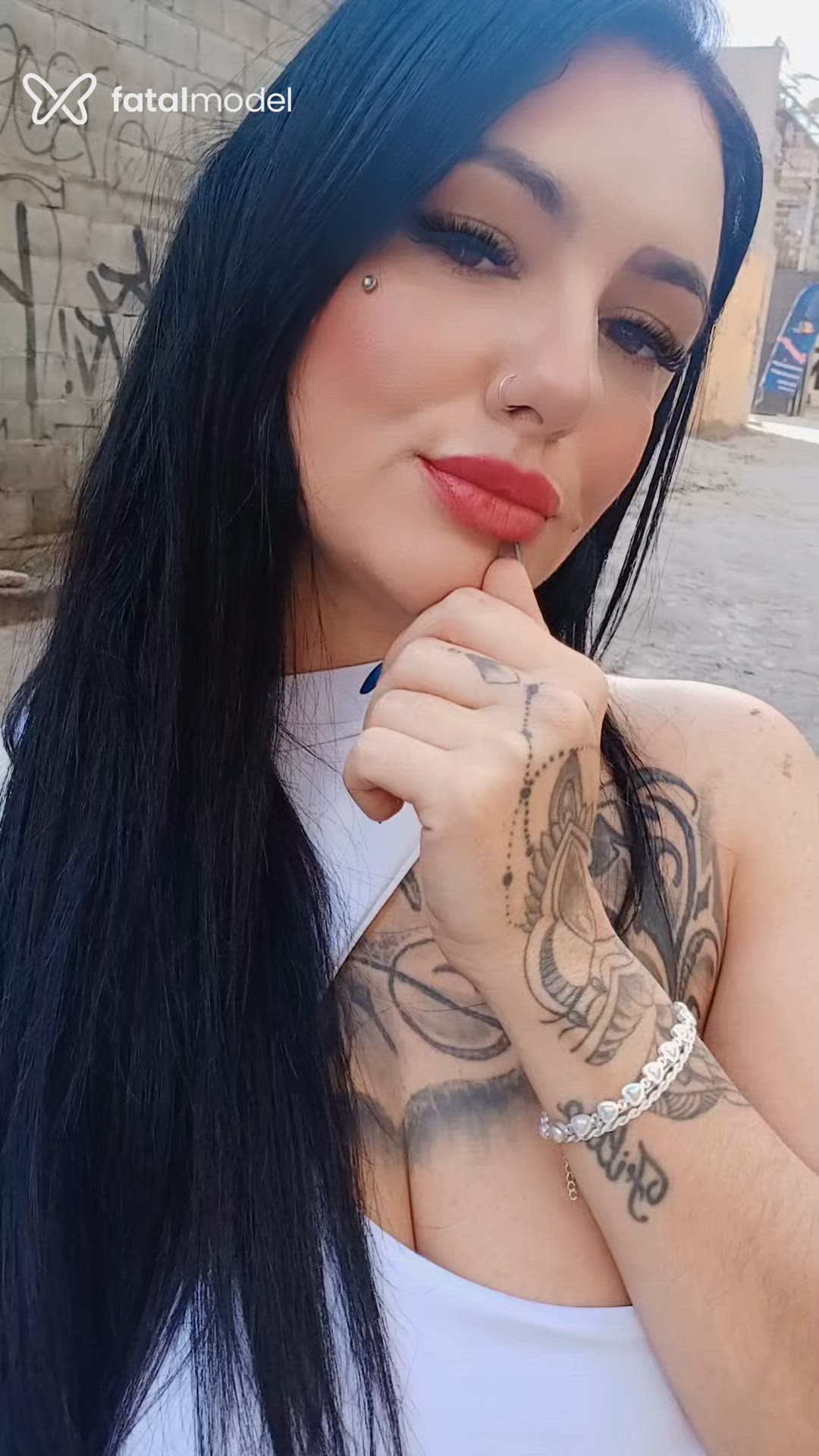Acompanhante mulher morena (o) de olhos castanhos - Maria Júlia