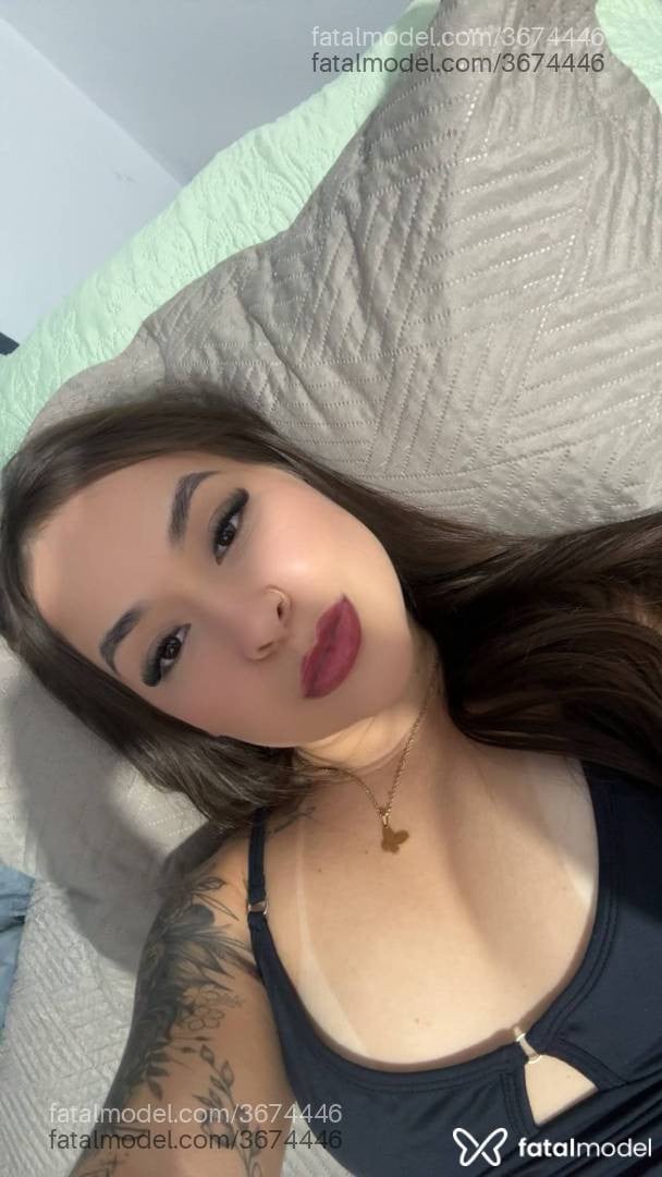 Acompanhante mulher com cabelo castanho de olhos castanhos - Paloma