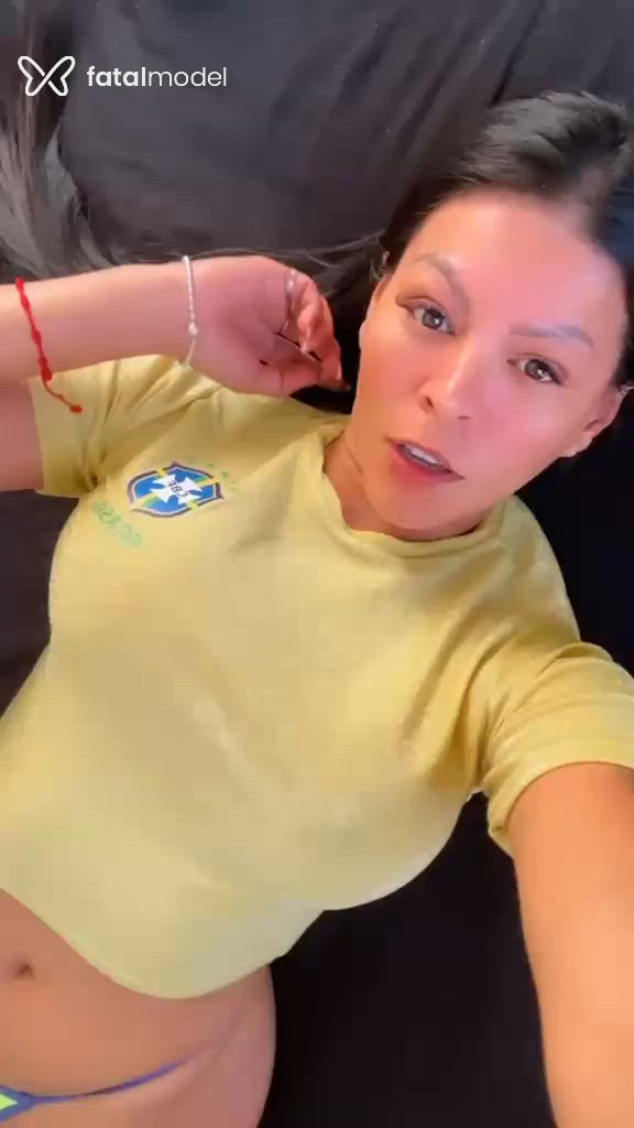 Acompanhante mulher morena (o) de olhos castanhos em Brasília Acompanhante mulher morena (o) de olhos castanhos em Brasília - Isis Santos