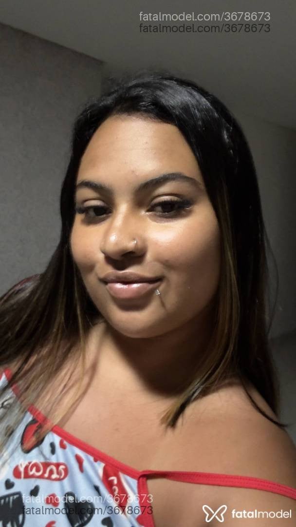 Acompanhante mulher morena (o) de olhos pretos - Paixão
