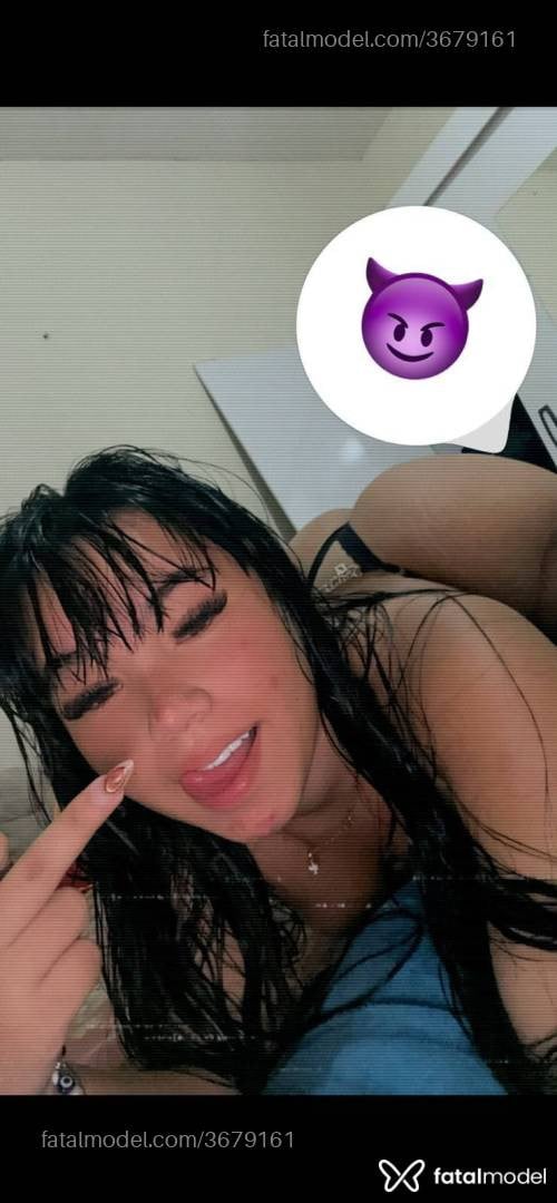 Acompanhante mulher com cabelo castanho de olhos castanhos - Japinhaa