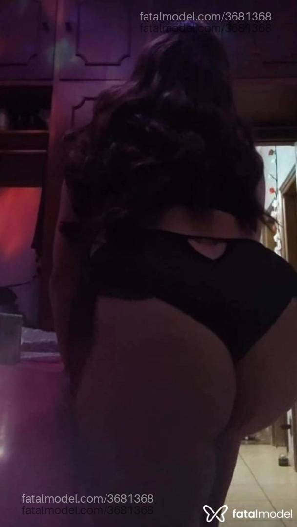 Acompanhante mulher morena (o) de olhos mel - Roberta