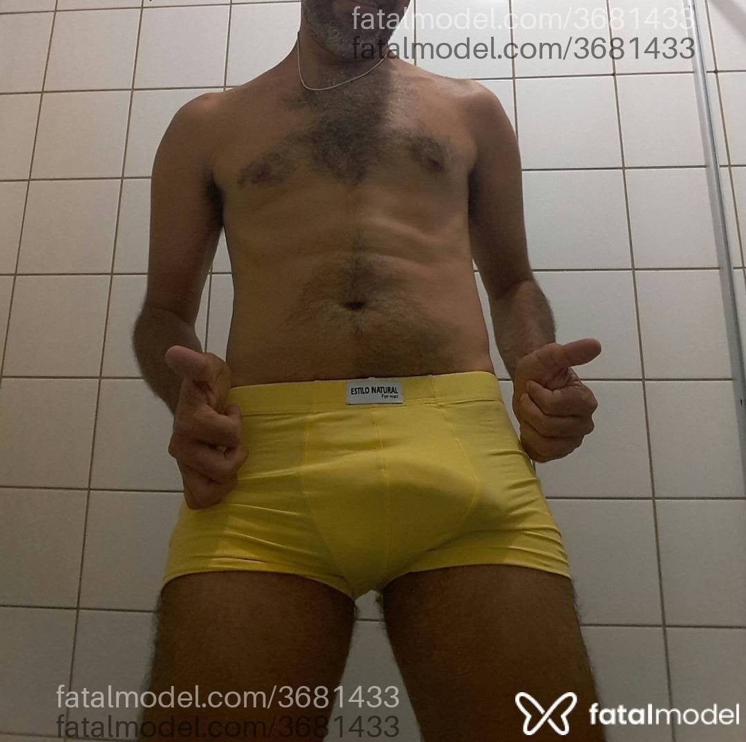 Acompanhante homem sem cabelo de olhos castanhos - Borvani Lux