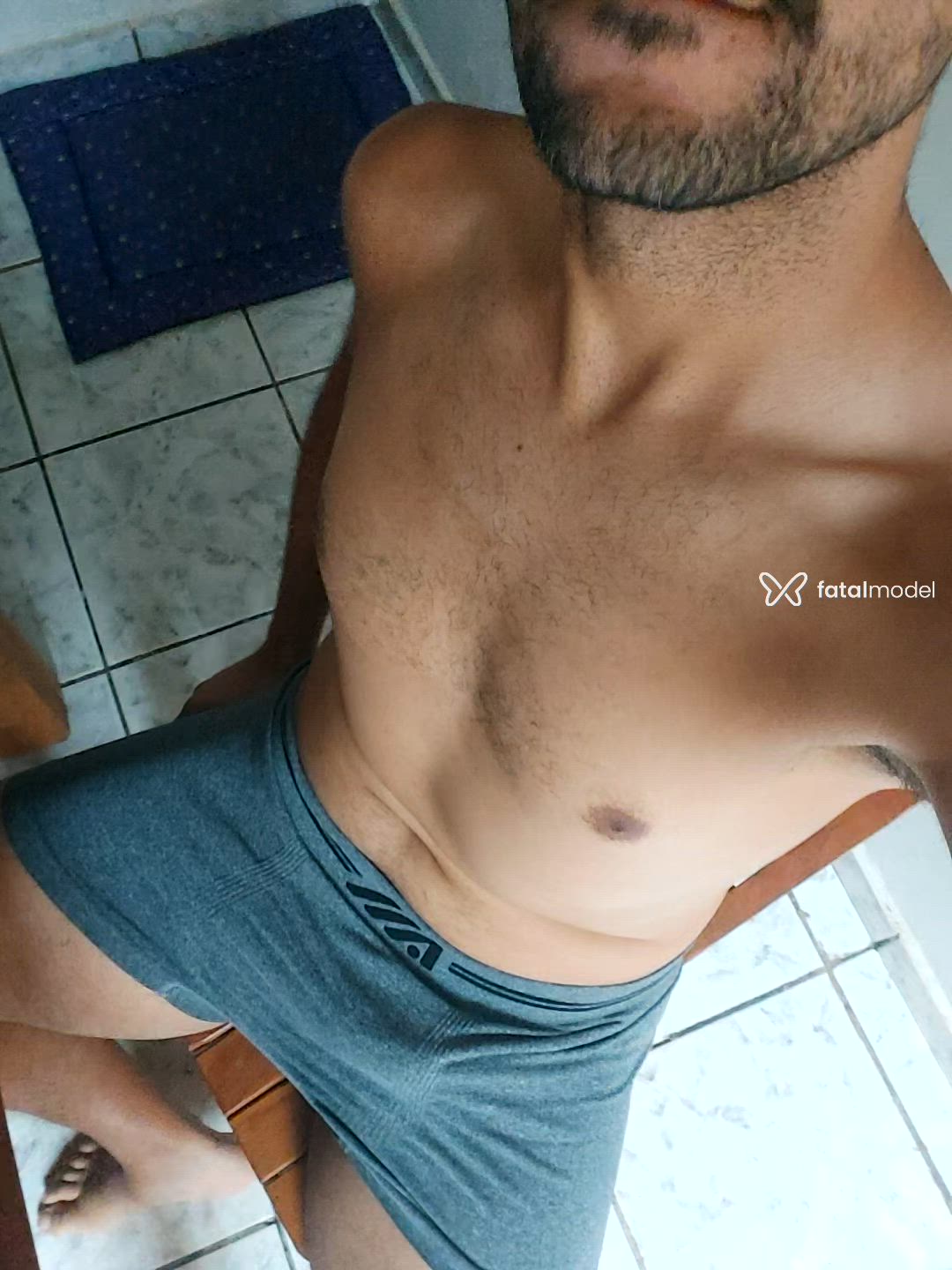 Acompanhante homem morena (o) de olhos pretos - Rodrigo