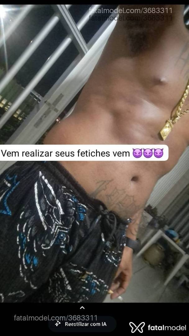 Acompanhante homem com cabelo castanho de olhos castanhos - Mentexhot