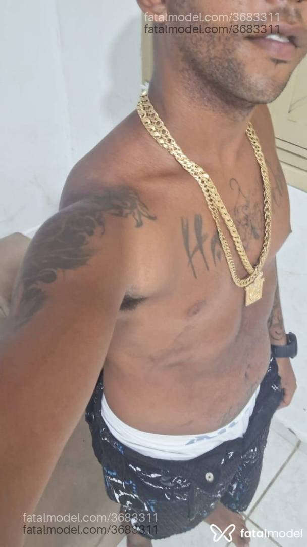 Acompanhante homem com cabelo castanho de olhos castanhos - Mentexhot