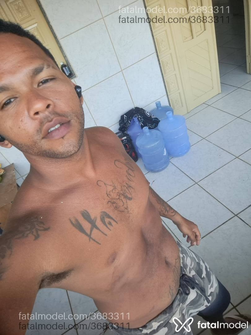 Acompanhante homem com cabelo castanho de olhos castanhos - Mentexhot