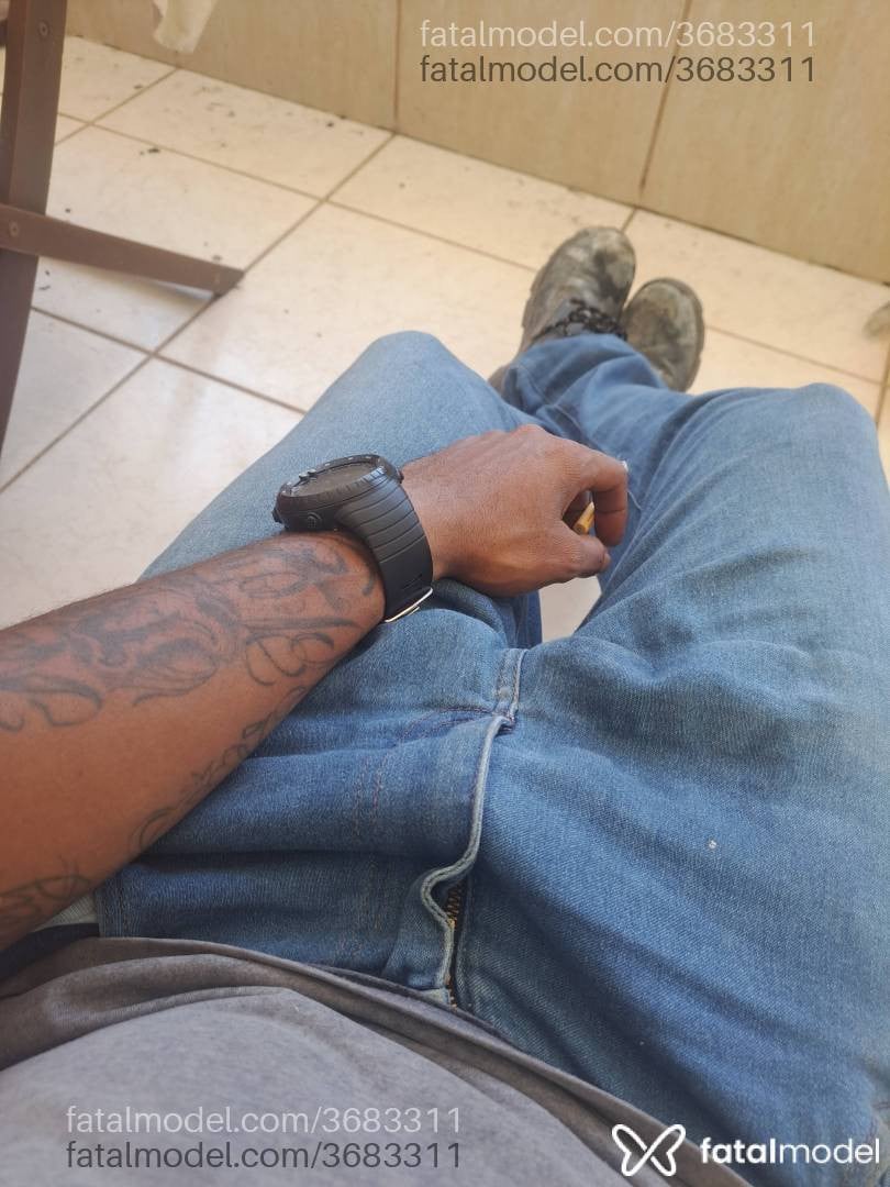 Acompanhante homem com cabelo castanho de olhos castanhos - Mentexhot