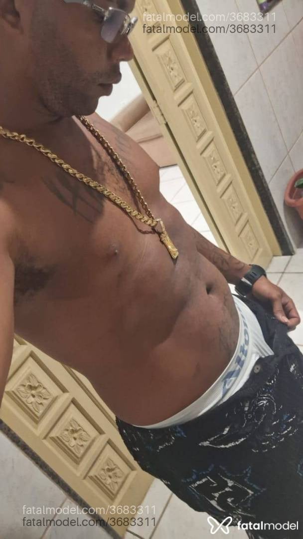Acompanhante homem com cabelo castanho de olhos castanhos - Mentexhot