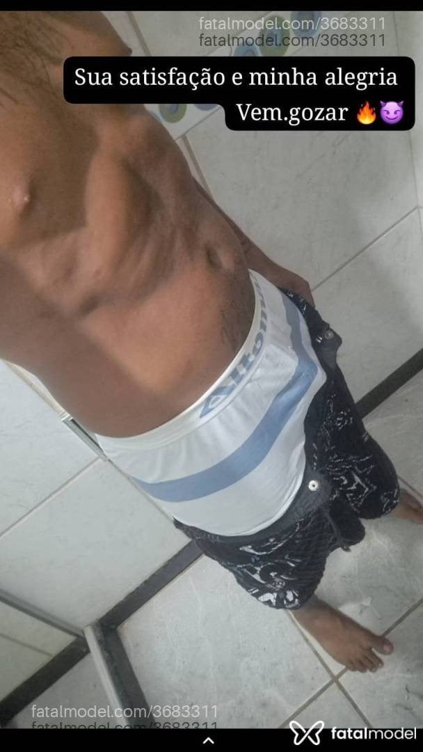 Acompanhante homem com cabelo castanho de olhos castanhos - Mentexhot