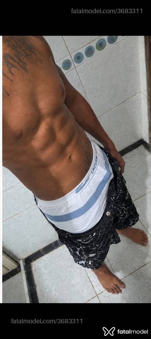 Acompanhante homem com cabelo castanho de olhos castanhos - Mentexhot
