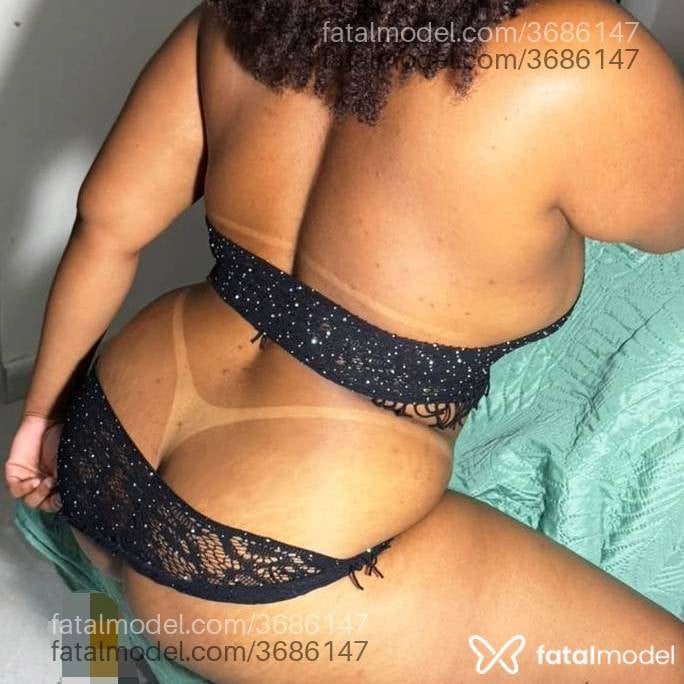 Acompanhante mulher morena (o) de olhos castanhos - Mayaa