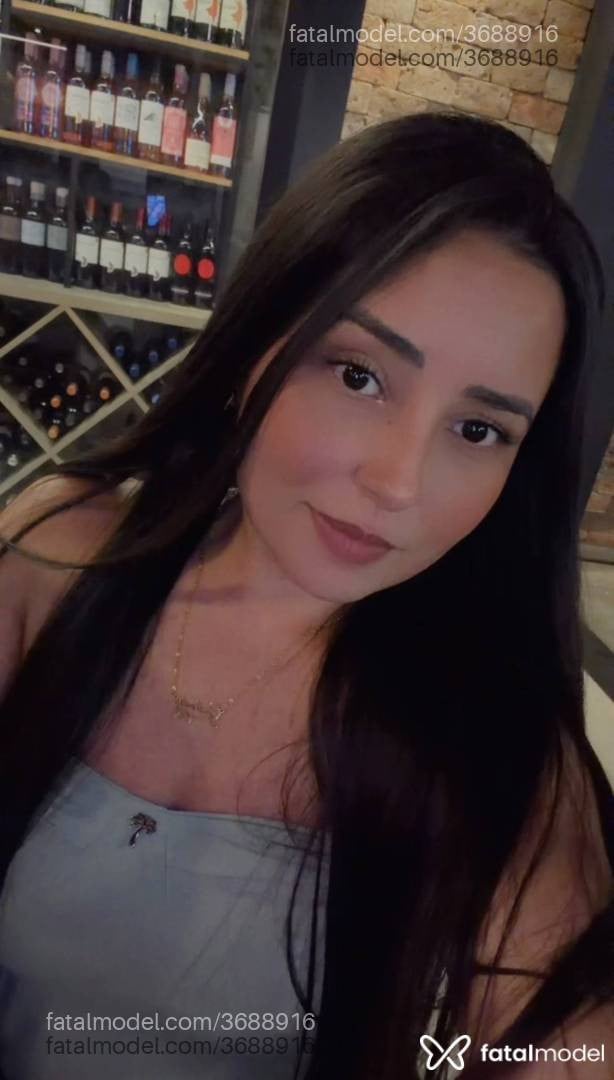 Acompanhante mulher morena (o) de olhos pretos - Maitê Fernandes