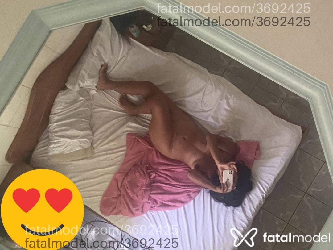 Acompanhante mulher com cabelo castanho de olhos castanhos - Ana Helena