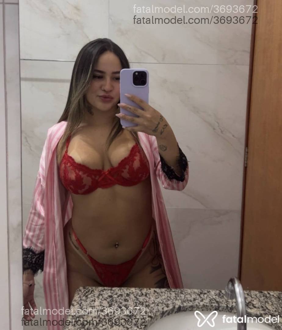 Acompanhante mulher loira (o) de olhos pretos - Aninha