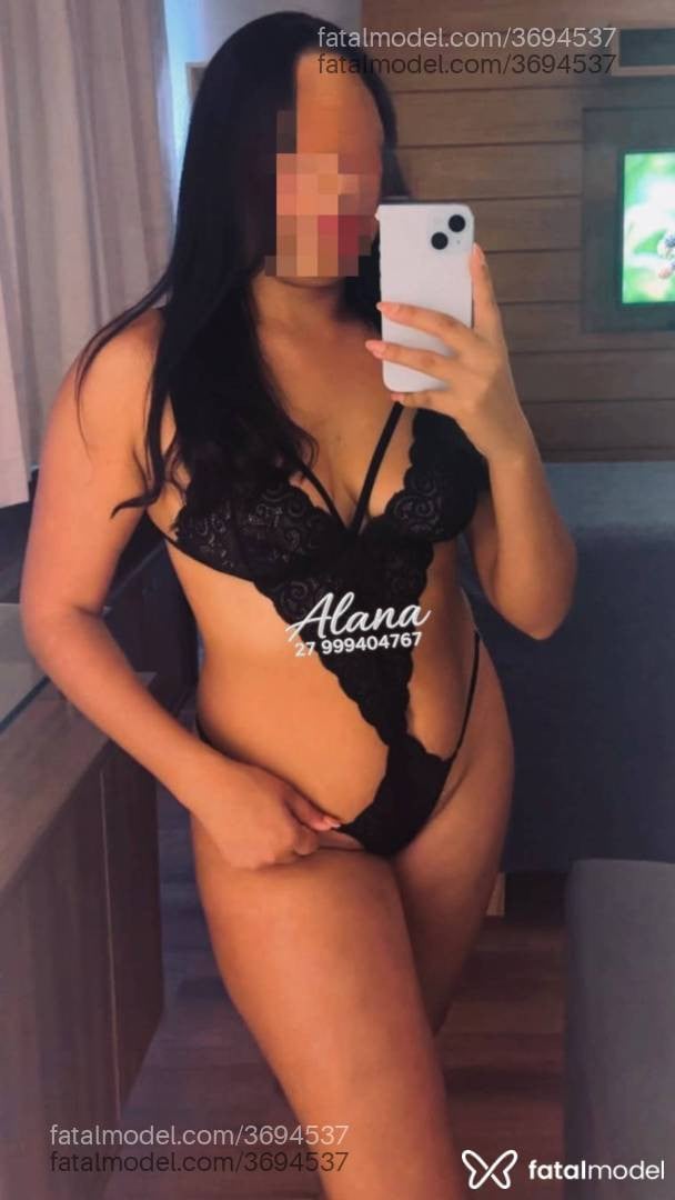 Acompanhante mulher morena (o) de olhos castanhos - Allana