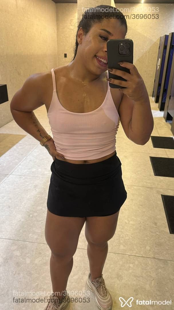 Acompanhante mulher morena (o) de olhos castanhos - Xandinha