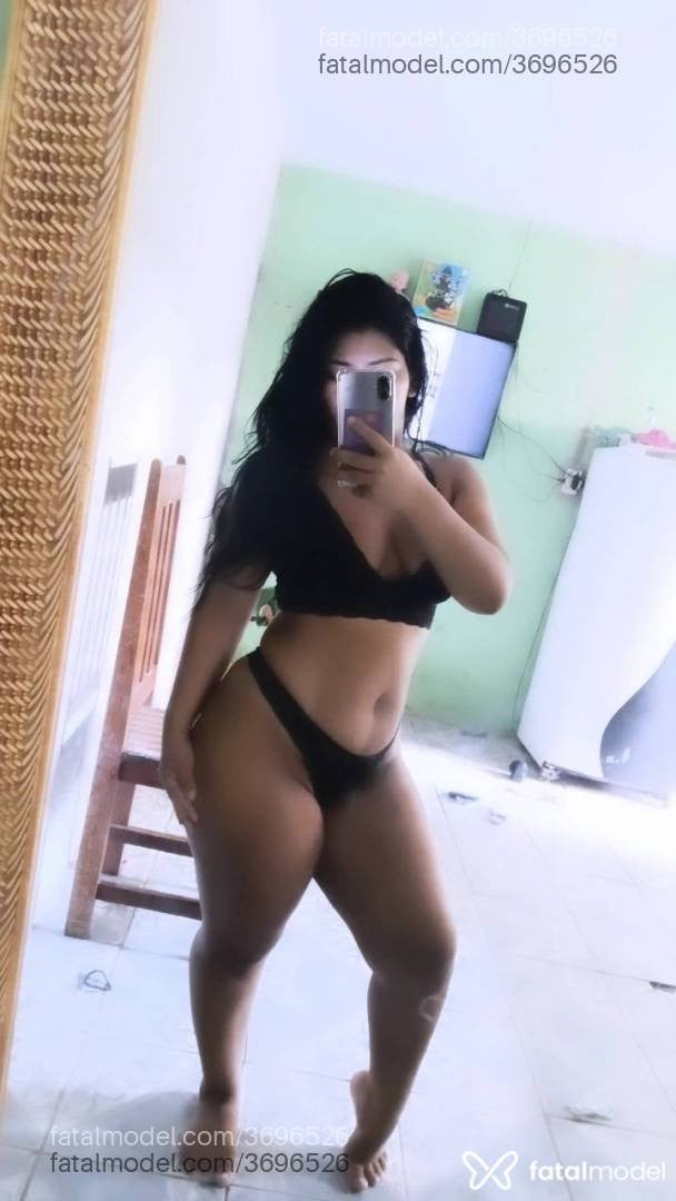 Acompanhante mulher morena (o) de olhos castanhos - Morena