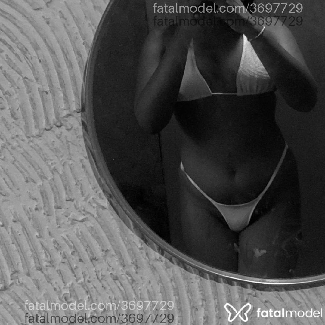 Acompanhante mulher loira (o) de olhos castanhos - Renata Souza