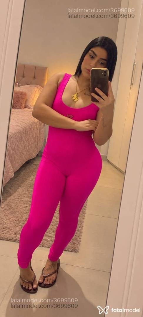 Acompanhante mulher morena (o) de olhos mel - Lorena