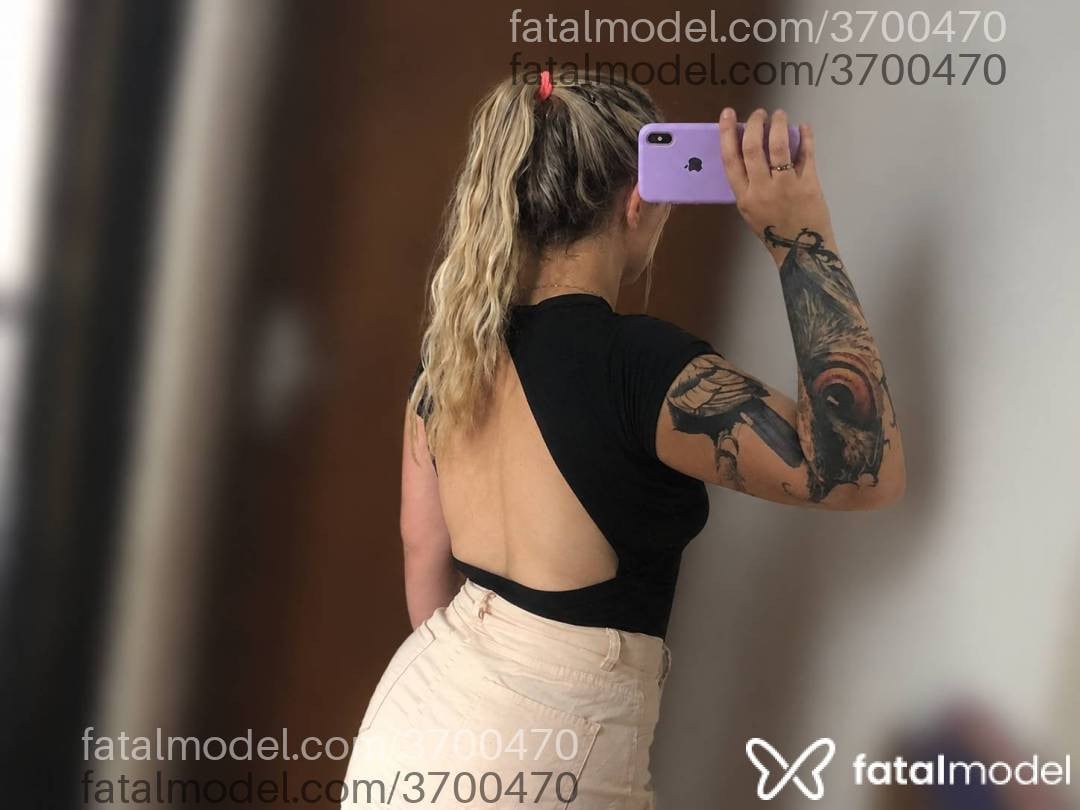 Acompanhante mulher loira (o) de olhos castanhos - Luany