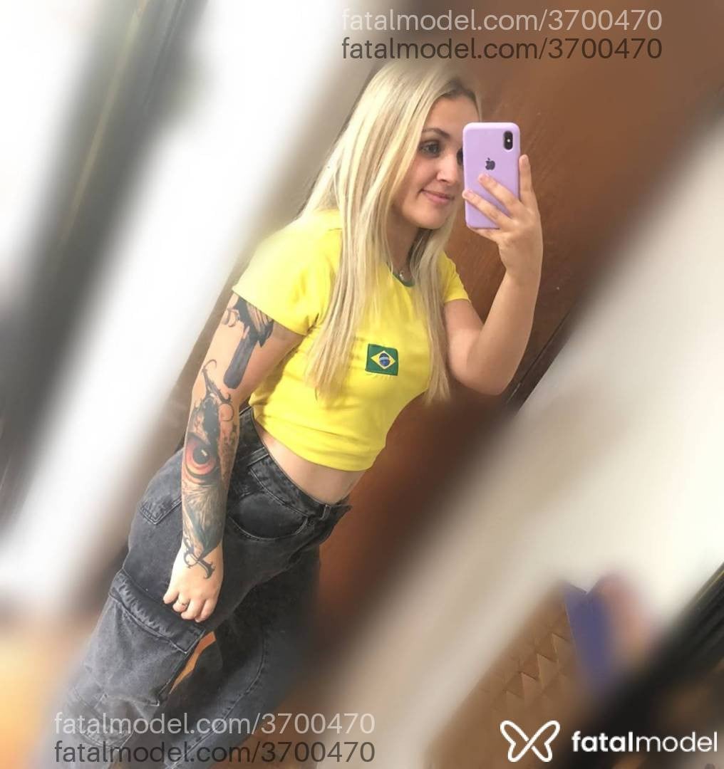 Acompanhante mulher loira (o) de olhos castanhos - Luany