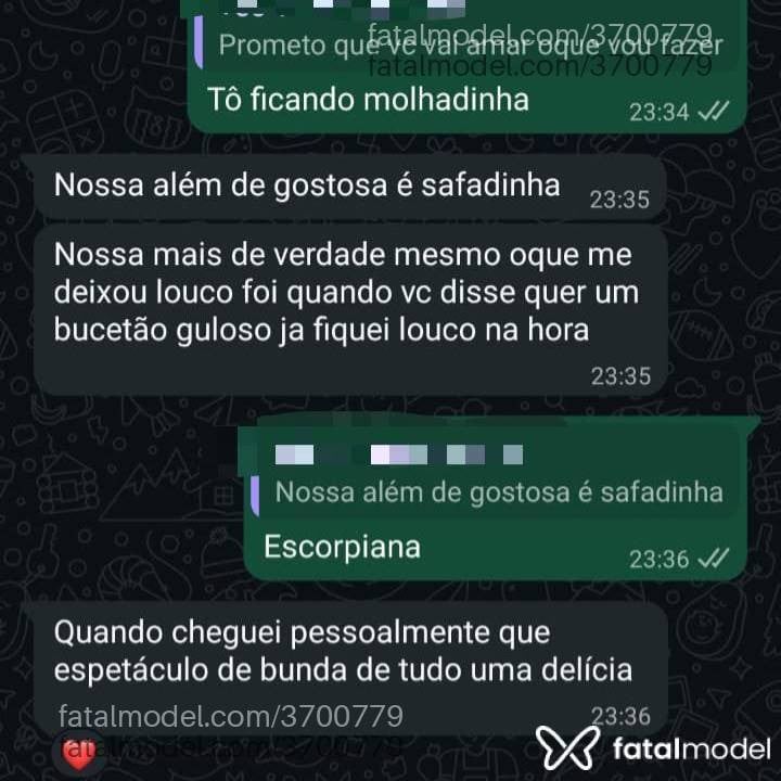Acompanhante mulher loira (o) de olhos castanhos - Vicks