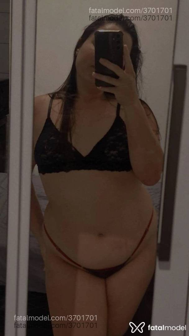 Acompanhante mulher com cabelo castanho de olhos castanhos - Bela Lux
