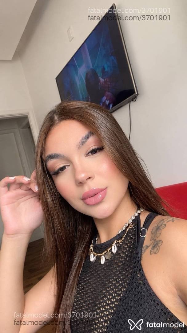 Acompanhante mulher com cabelo castanho de olhos castanhos - Valentina Vellune